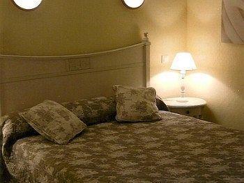 Hotel Logis L'ecu De France Mauriac (Cantal)