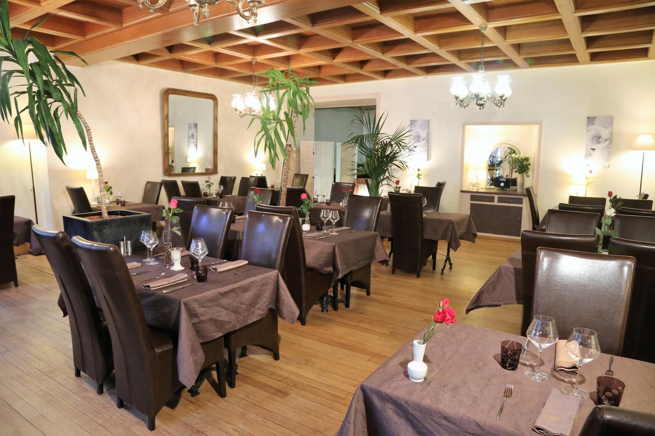 Hotel Logis L'ecu De France 3*