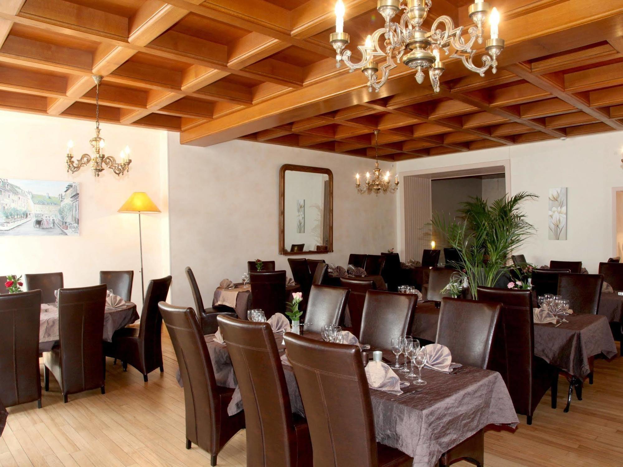 Logis L'ecu De France Hotel 3*
