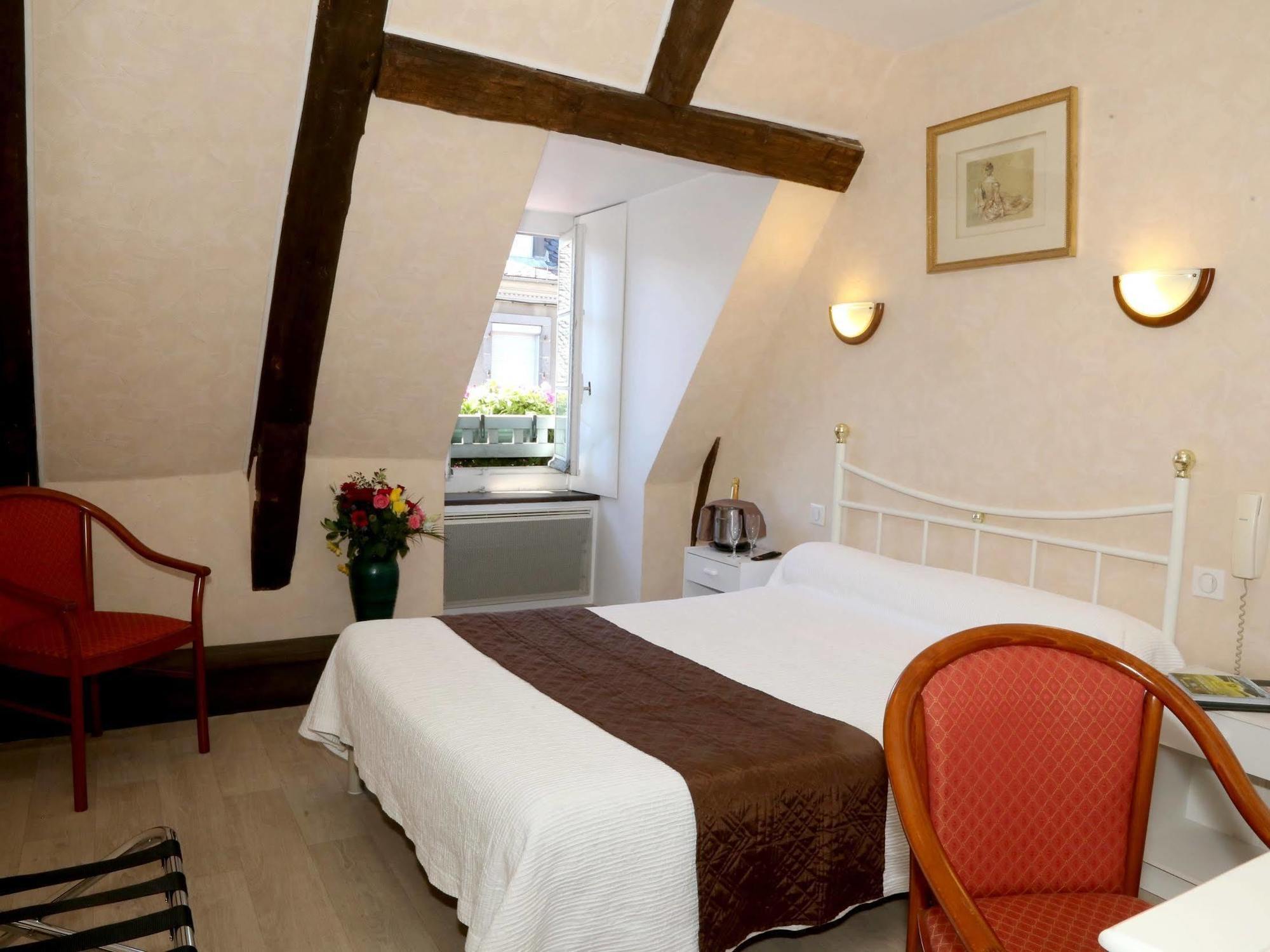 Logis L'ecu De France Hotel