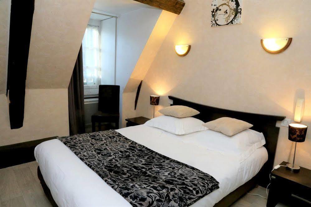 Hotel Logis L'ecu De France Mauriac (Cantal)